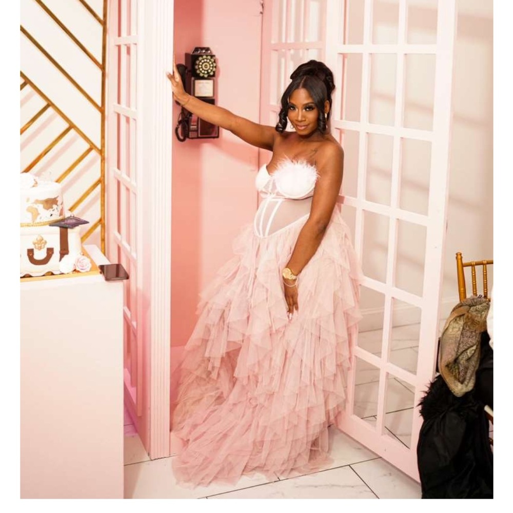 Pink One Shoulder Sweetheart Maternity Dress - Picture 9 of 10